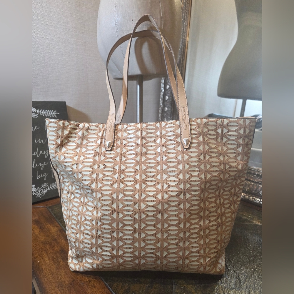 STELLA & DOT - Fillmore "Hello Gorgeous" Geo Cork Tan/Cream Tote Bag